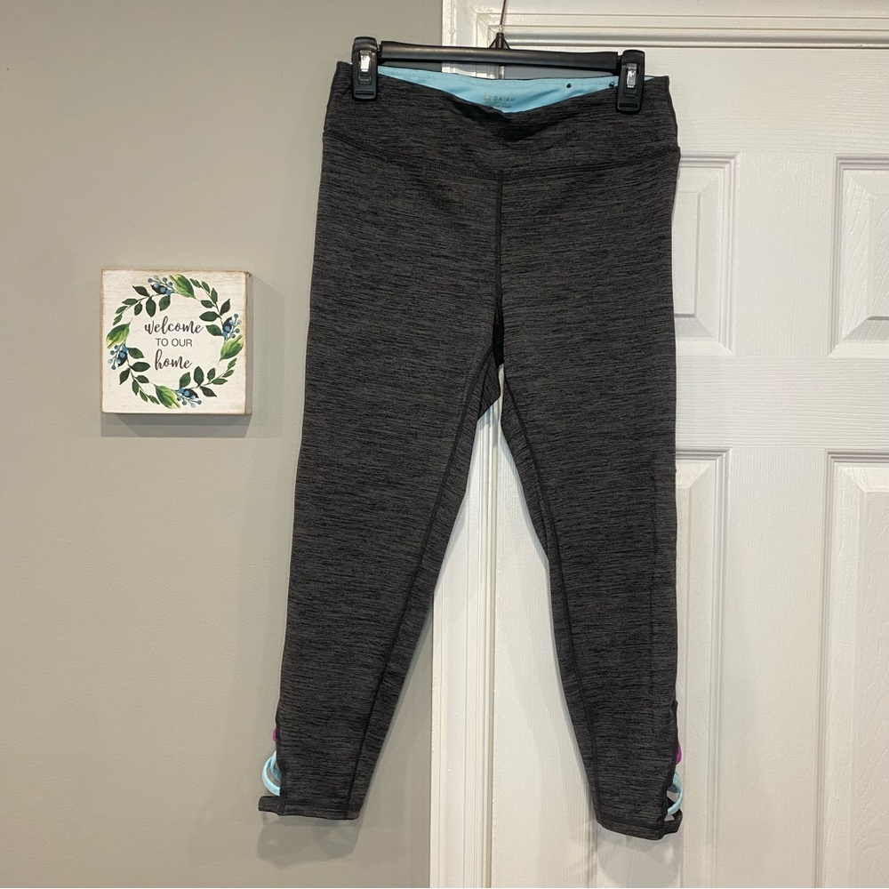 Gaiam Heathered Gray Capri Athletic Leggings Criss Cross Calf Blue Purple Medium